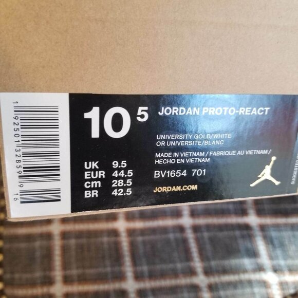 ❤️❤️Rare Nike Air Jordan Proto-React 10.5 Men Shoes Yellow Sneakers BV1654-701❤️ - Picture 11 of 12